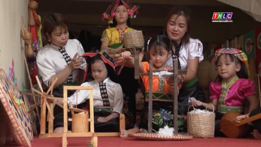 Giúp học sinh gìn giữ bản sắc văn hóa các dân tộc