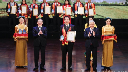 Tôn vinh 62 “Nhà khoa học của nhà nông”