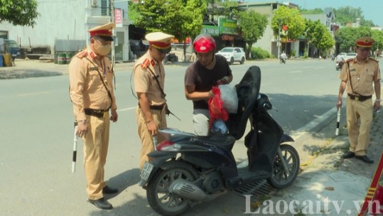 Xử lý xe dừng, đỗ trái phép trên địa bàn thành phố Lào Cai