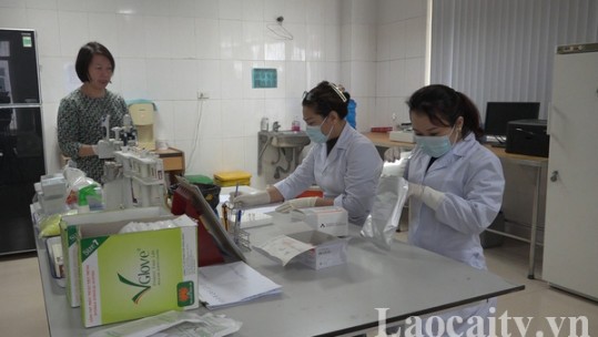 Giám sát hỗ trợ kỹ thuật cho các phòng xét nghiệm HIV tại Lào Cai