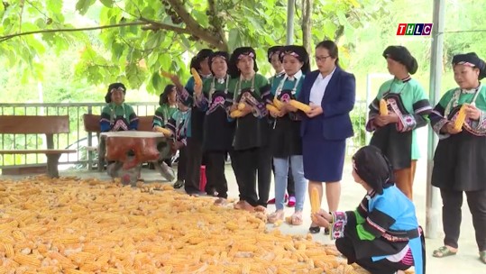 Mường Khương quan tâm tới cán bộ người dân tộc thiểu số