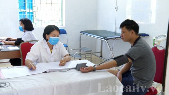 Khánh Yên Trung nỗ lực nâng cao tỷ lệ bao phủ bảo hiểm y tế