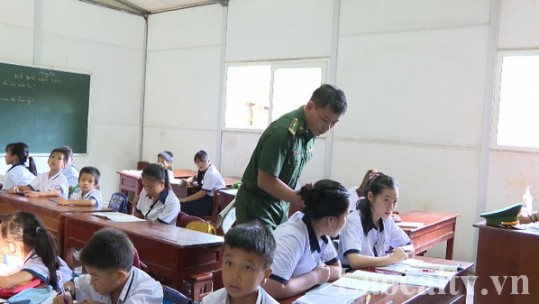 Lớp học tình thương của người lính đảo