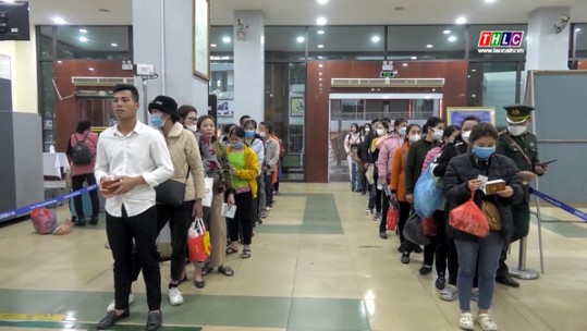 Hơn 70.000 lượt người xuất nhập cảnh qua Cửa khẩu quốc tế Lào Cai