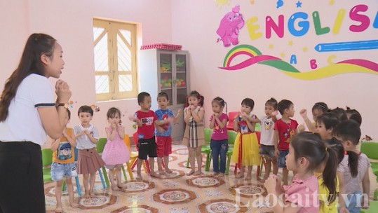 Quan tâm chăm sóc, giáo dục trẻ em