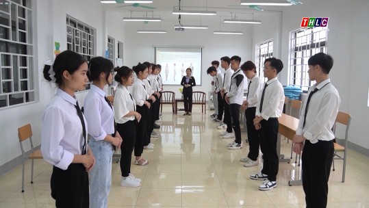 Lào Cai thu hút 8.000 lao động du lịch mỗi năm