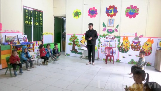 Thầy giáo mầm non vùng cao: “Không ngại gì, chỉ sợ… múa không dẻo”