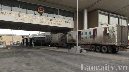 Bỏ lái xe trung chuyển hàng hóa tại Cửa khẩu Quốc tế đường bộ số II Kim Thành
