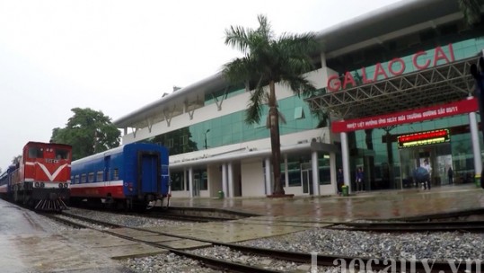 Quan tâm đảm bảo an toàn giao thông đường sắt