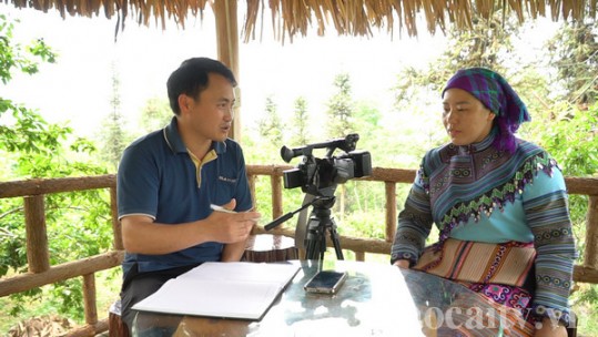Chúng tôi làm phát thanh, truyền hình tiếng dân tộc