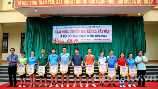 Sôi nổi các môn thi đấu thể thao tại Lễ hội Đền Mẫu xã Trịnh Tường