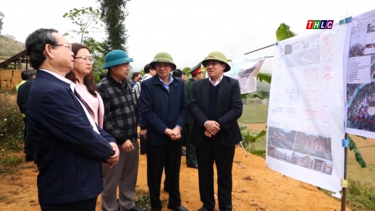 Khảo sát địa điểm xây dựng tái định cư tại huyện Si Ma Cai