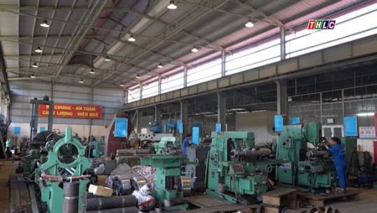 Ngày mới ở xưởng máy