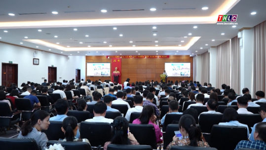 Hơn 300 cán bộ, giáo viên được tập huấn công tác thi đua khen thưởng