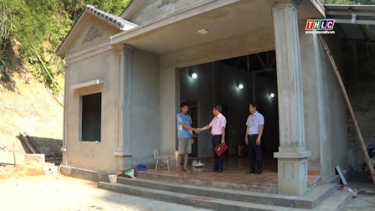 Đồng hành với người dân Văn Bàn xóa nhà tạm
