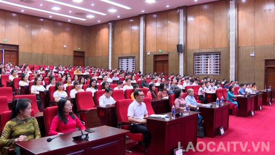 Trường Chính trị tỉnh tổ chức sinh hoạt chính trị nhân kỷ niệm 135 năm ngày sinh Chủ tịch Hồ Chí Minh