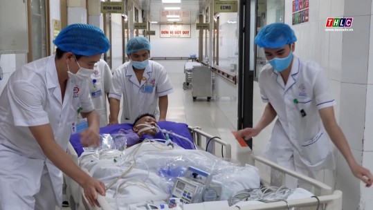 Lần đầu tiên một bệnh viện tuyến tỉnh thực hiện song song 2 ca ghép thận
