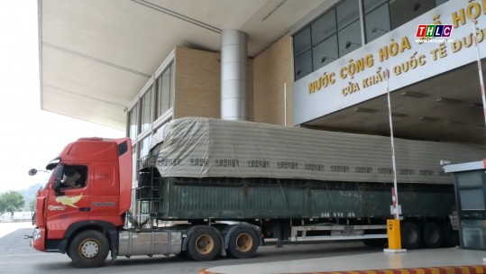 Xuất, nhập khẩu qua các cửa khẩu Lào Cai đạt gần 944,4 triệu USD