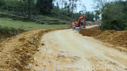 Người dân Si Ma Cai tự nguyện hiến đất mở đường với tổng giá trị khoảng 83 tỷ đồng