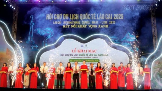 Khai mạc Hội chợ Du lịch quốc tế Lào Cai năm 2025