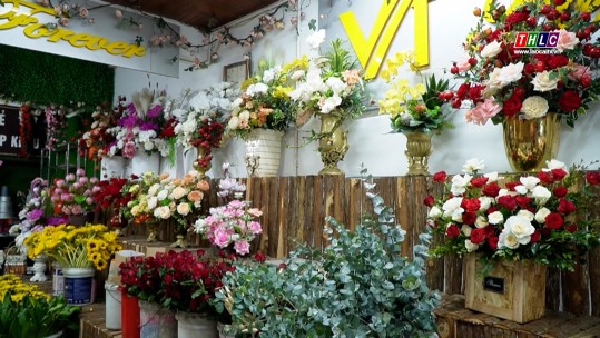 Hoa lụa hấp dẫn người tiêu dùng