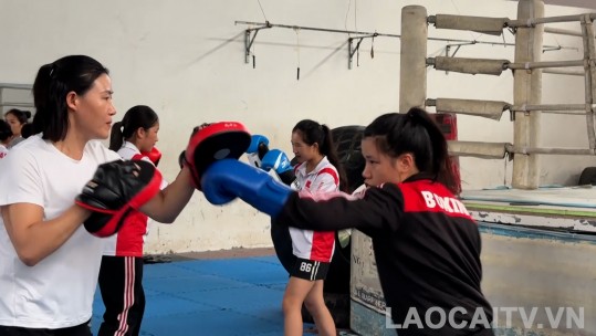 Hoàng Thị Vân - Người 