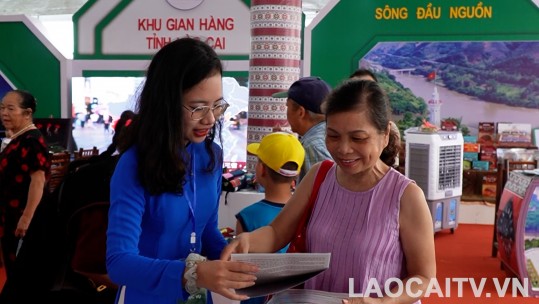 Sôi nổi các chương trình kích cầu du lịch tại Hội chợ Du lịch quốc tế Lào Cai 2025