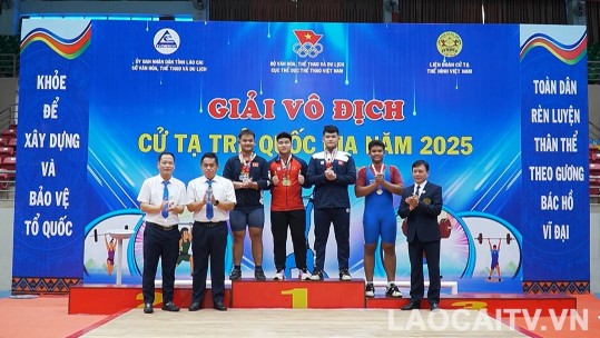 Đoàn Lào Cai giành 2 huy chương đồng trong ngày thi đấu thứ tư Giải Vô địch Cử tạ trẻ Quốc gia 2025