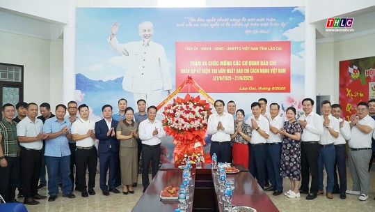 Bí thư Tỉnh ủy thăm, chúc mừng các cơ quan báo chí nhân kỷ niệm 100 năm ngày Báo chí cách mạng Việt Nam