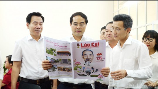 Bí thư Tỉnh ủy Trịnh Xuân Trường thăm và chúc mừng Báo Lào Cai