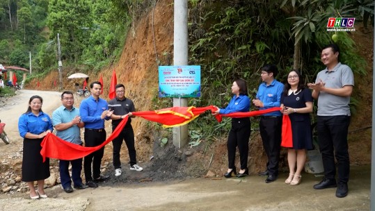 Khởi công công trình thắp sáng đường quê tại Bắc Hà