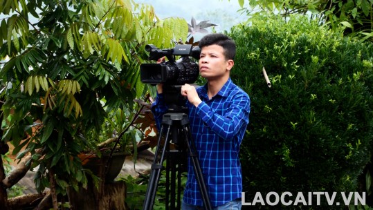 Phóng viên “đài” huyện