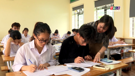 Học sinh dân tộc nội trú Bảo Thắng chuẩn bị cho kỳ thi tốt nghiệp THPT