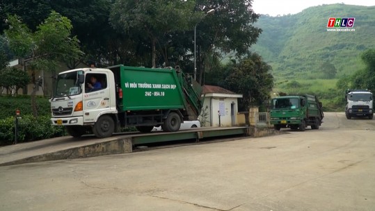 Sáng ở nhà máy xử lý rác thải