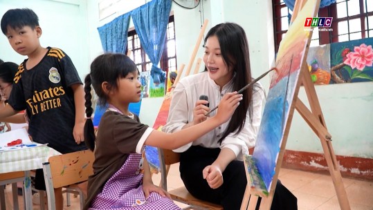 Ngày mới tại lớp học vẽ mùa hè
