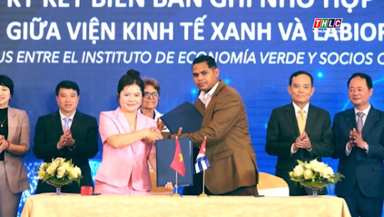Việt Nam - Cuba hợp tác điều chế thuốc ung thư từ nọc bọ cạp xanh